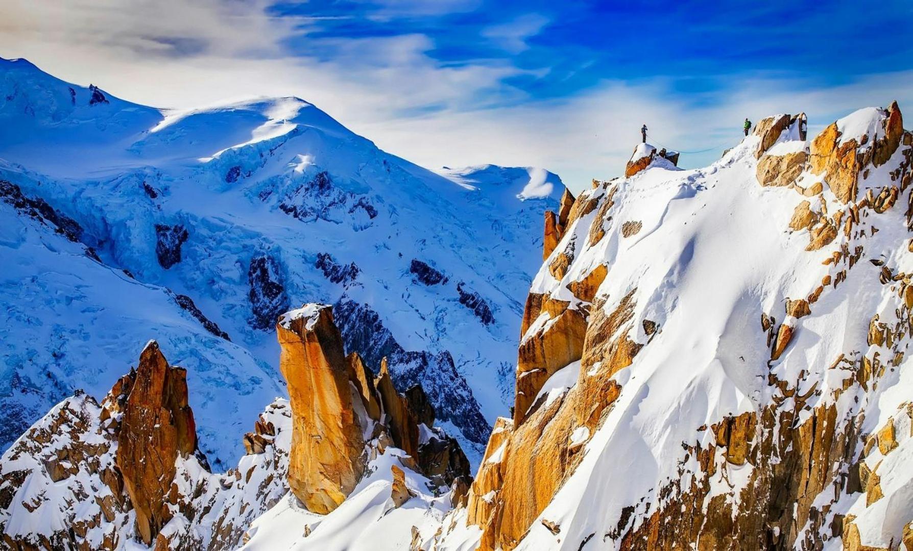 Apartment Au Bon Coin - Luxury Chamonix Hidden Haven, Mont Blanc View, Hot Tub And Garden エクステリア 写真