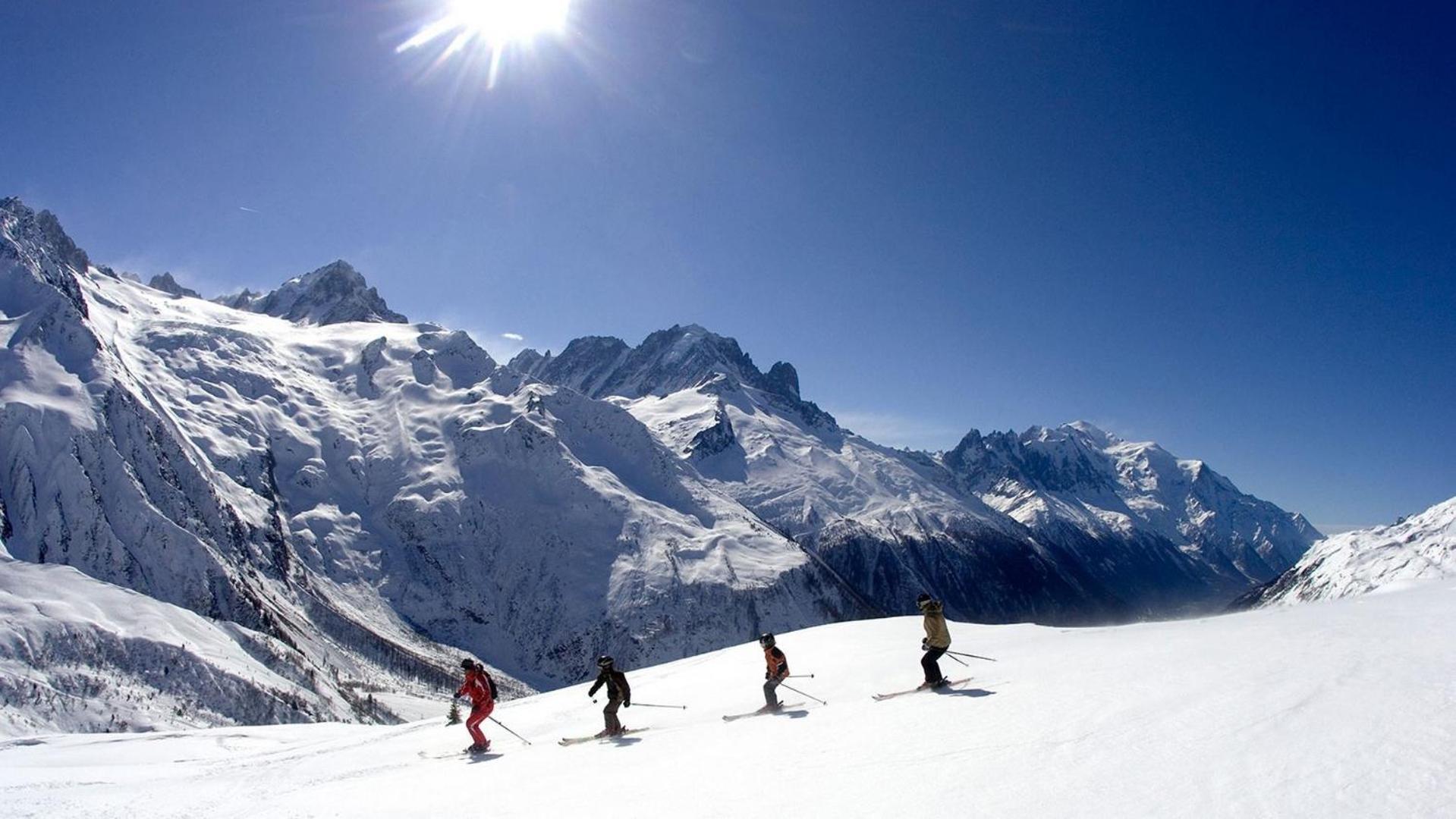Apartment Au Bon Coin - Luxury Chamonix Hidden Haven, Mont Blanc View, Hot Tub And Garden エクステリア 写真