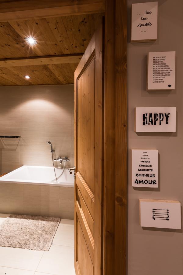 Apartment Au Bon Coin - Luxury Chamonix Hidden Haven, Mont Blanc View, Hot Tub And Garden エクステリア 写真