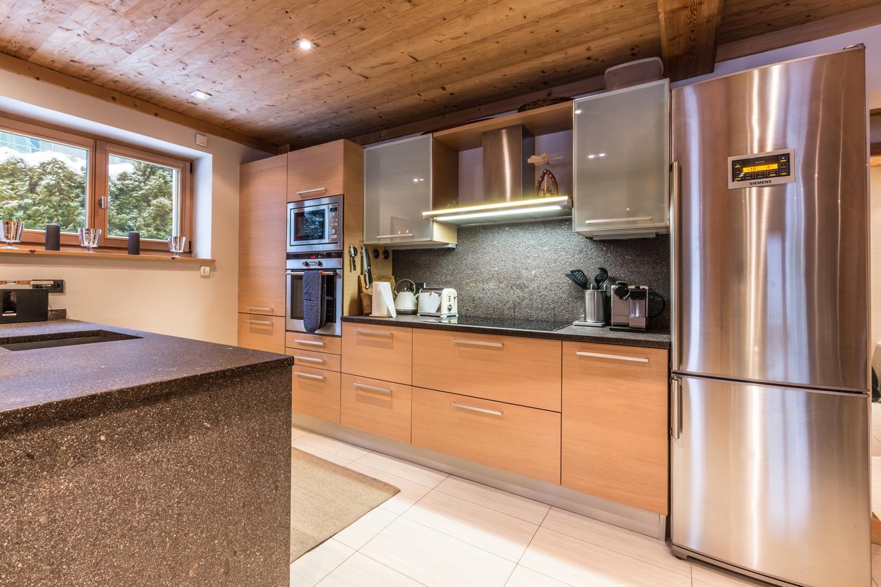 Apartment Au Bon Coin - Luxury Chamonix Hidden Haven, Mont Blanc View, Hot Tub And Garden エクステリア 写真